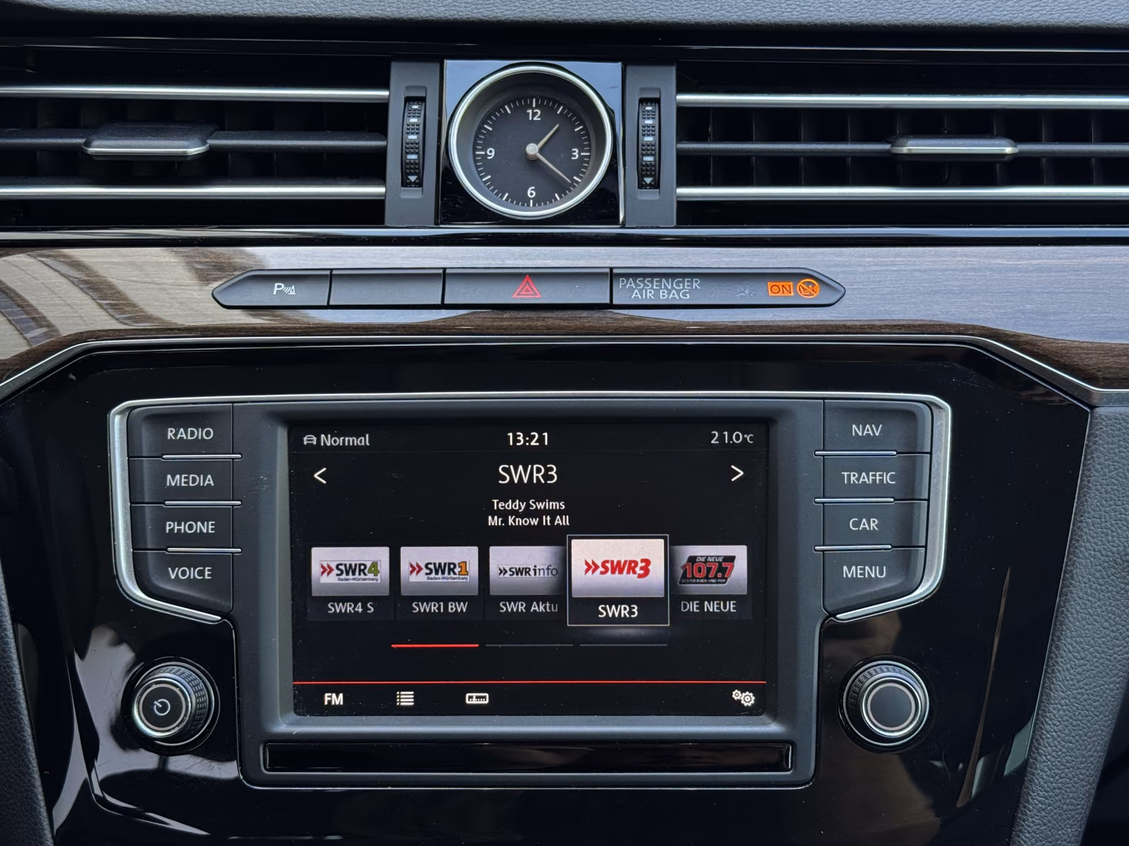 Volkswagen Passat Highline BI-Xenon ACC Kamera Navi Leder