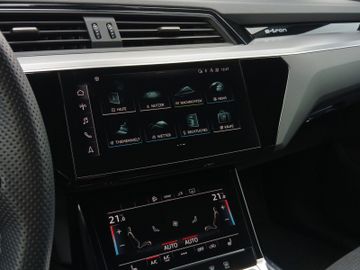 Audi Q8 e-tron - 11