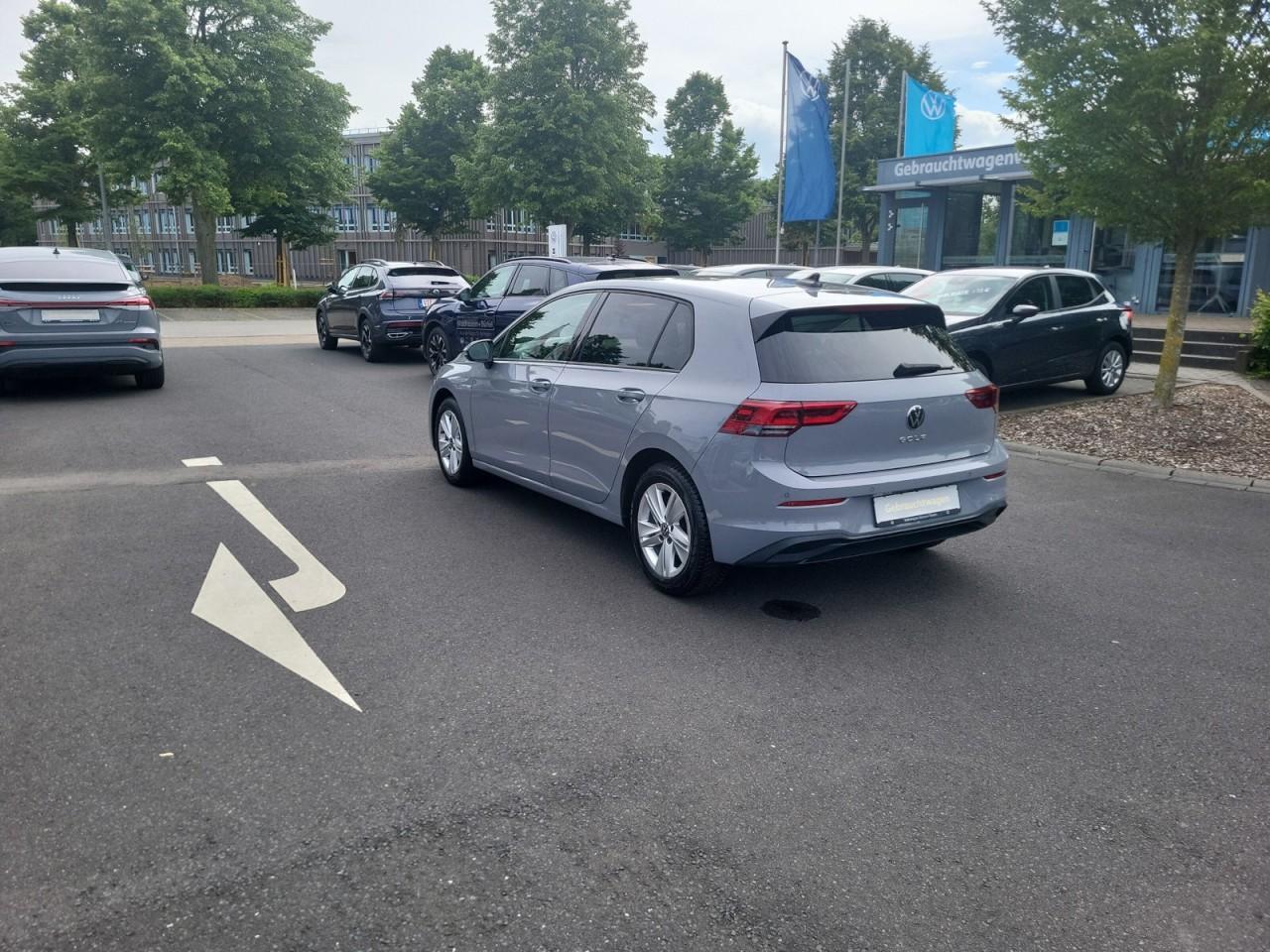 Volkswagen Golf VIII 1.0 TSI+LED+APP+SHZG+PDC+AWR Klima