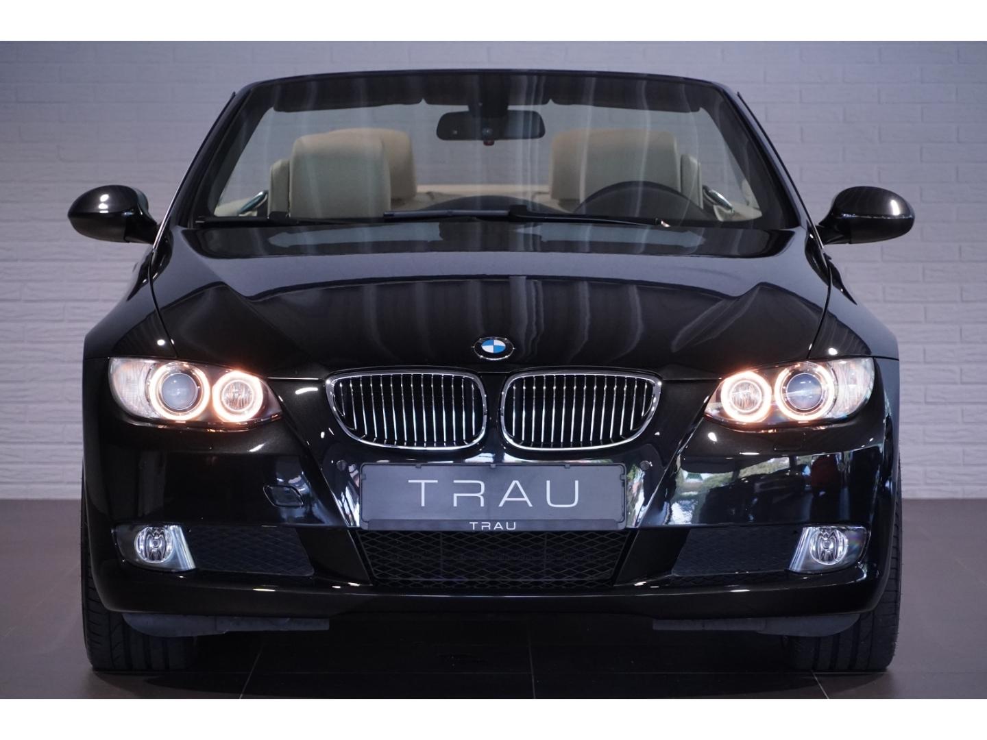 BMW 330 i Cabrio Memo Comfortpak. Leder 19''HIFI Key
