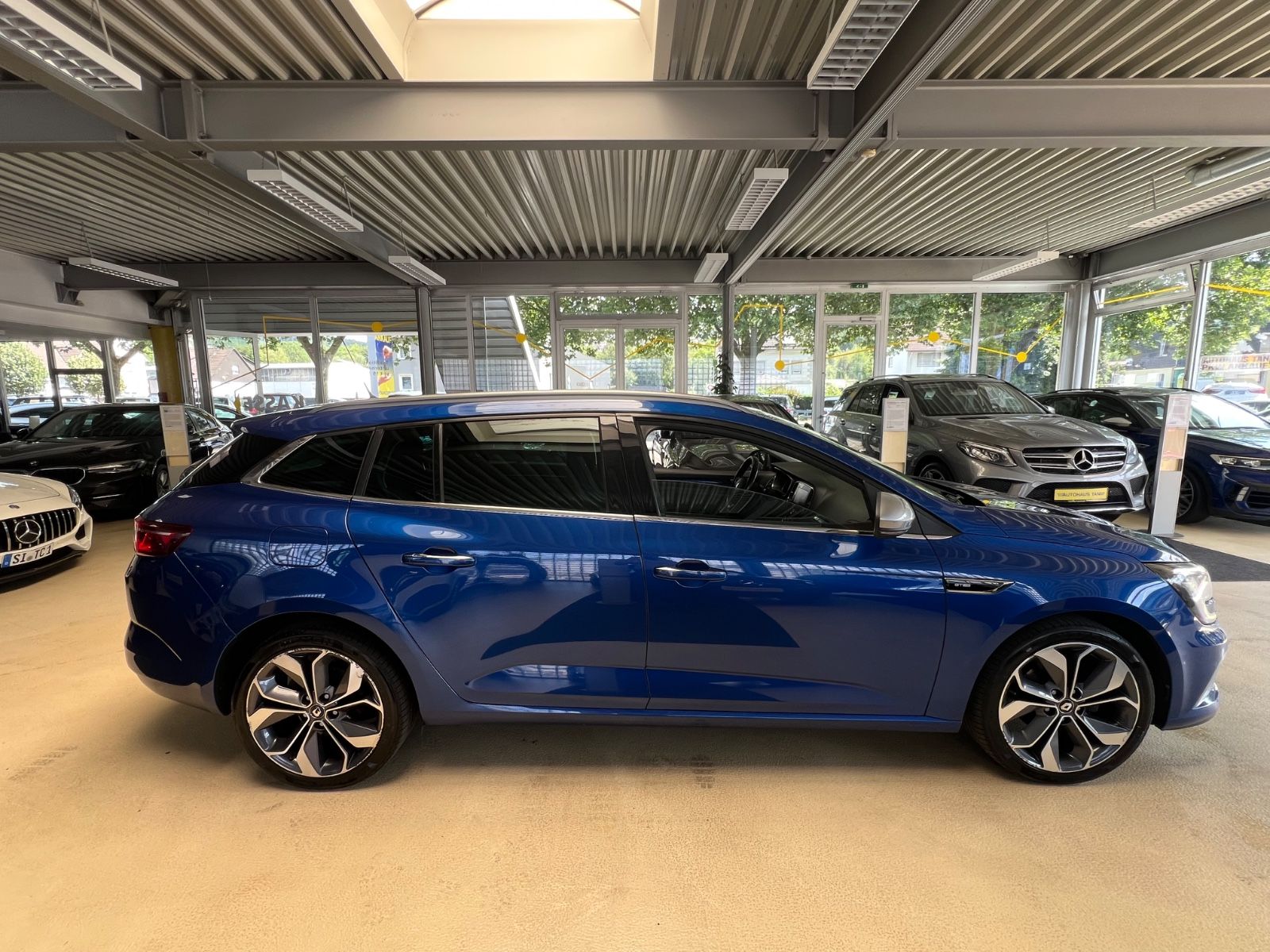 Fahrzeugabbildung Renault Megane IV Grandtour GT-Line *SCHALENSITZE*