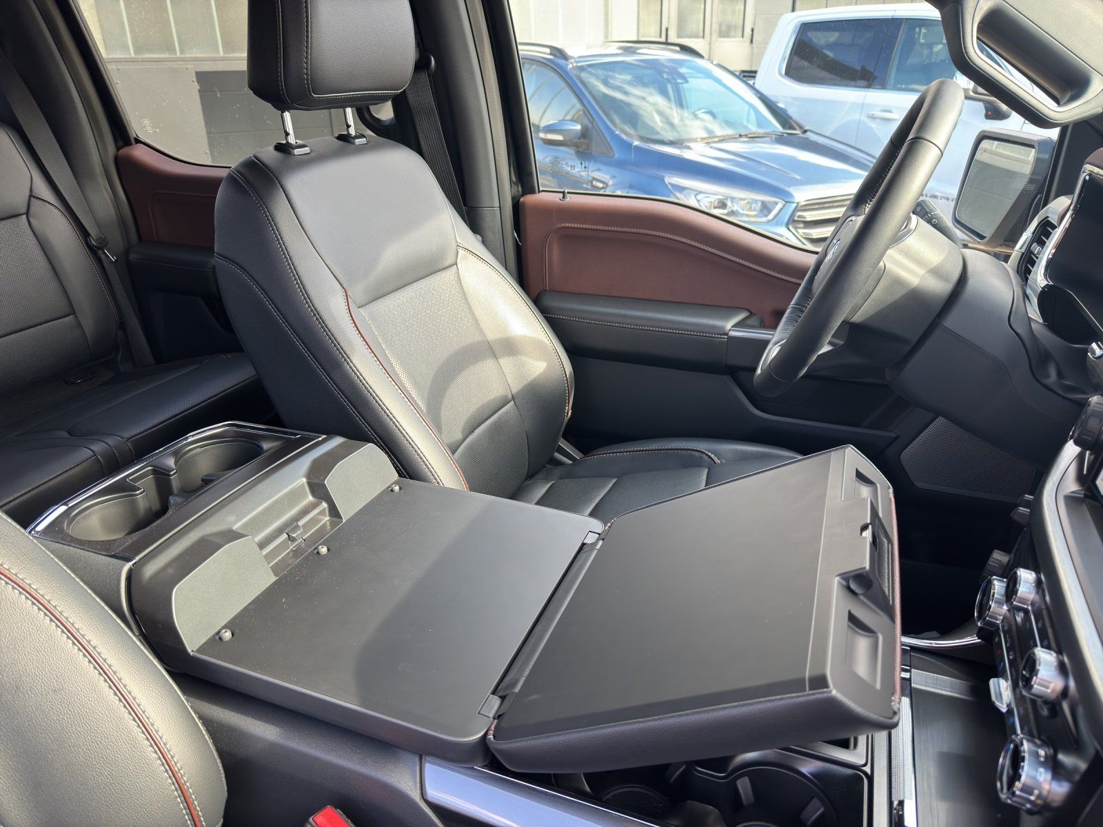Fahrzeugabbildung Ford F-150 Lariat BLACK 4x4 NAVI/AHK/360°/PANORAMA
