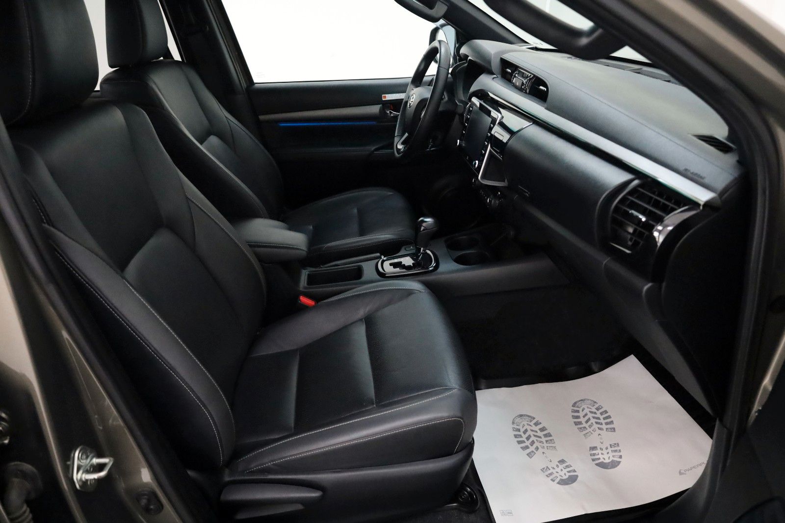 Fahrzeugabbildung Toyota Hilux 2.8 D-4D Invincible,Navi,ACC,  AHK