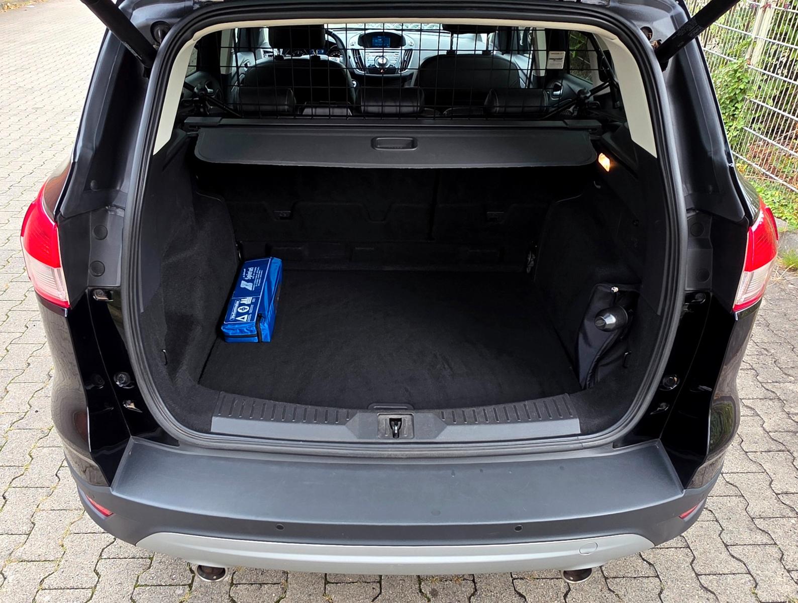 FORD KUGA 150CH - TITANIUM - 4X4 - BVM - HAYON ÉLECTRIQUE - PACK SPORT - COURROIE DE DISTRIBUTION NEUVE