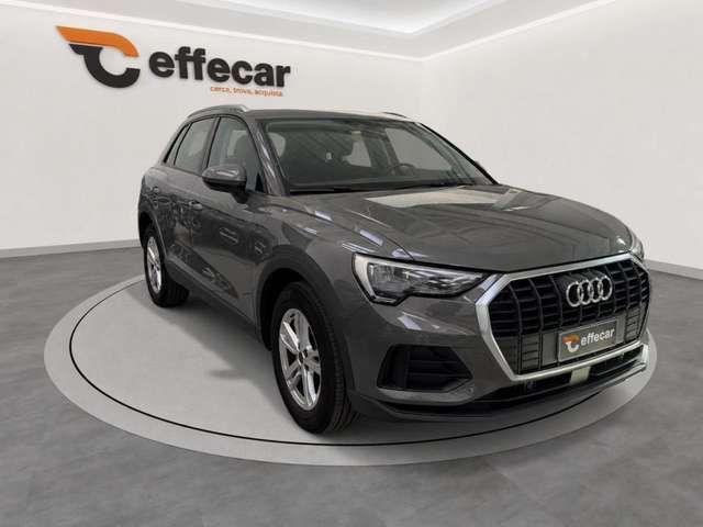 Audi Q3 35 TDI S tronic Business imagem 3