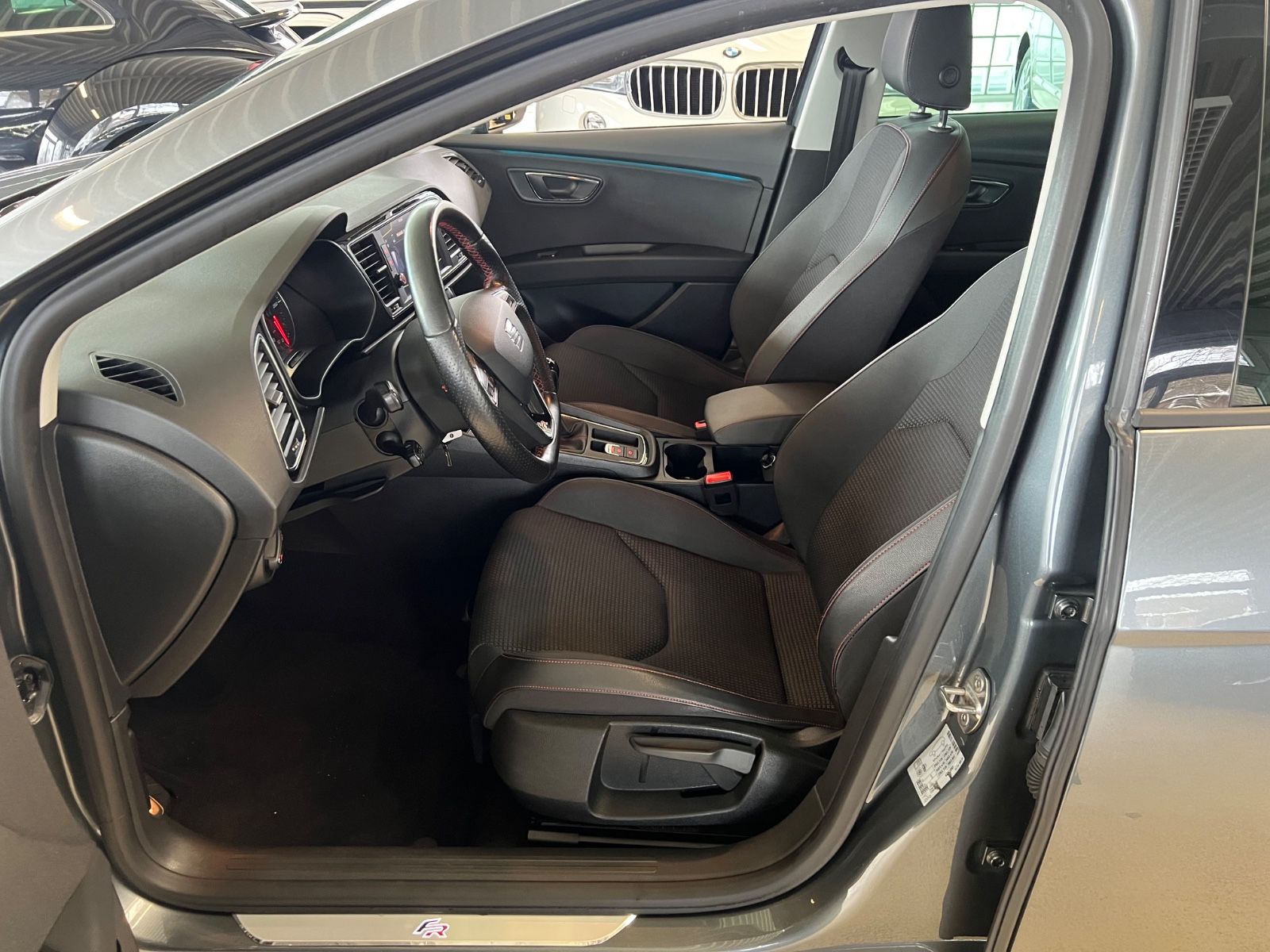 Fahrzeugabbildung SEAT Leon ST 1.8 FR *1.HAND*AMBIENTE-BELEUCHTUNG*