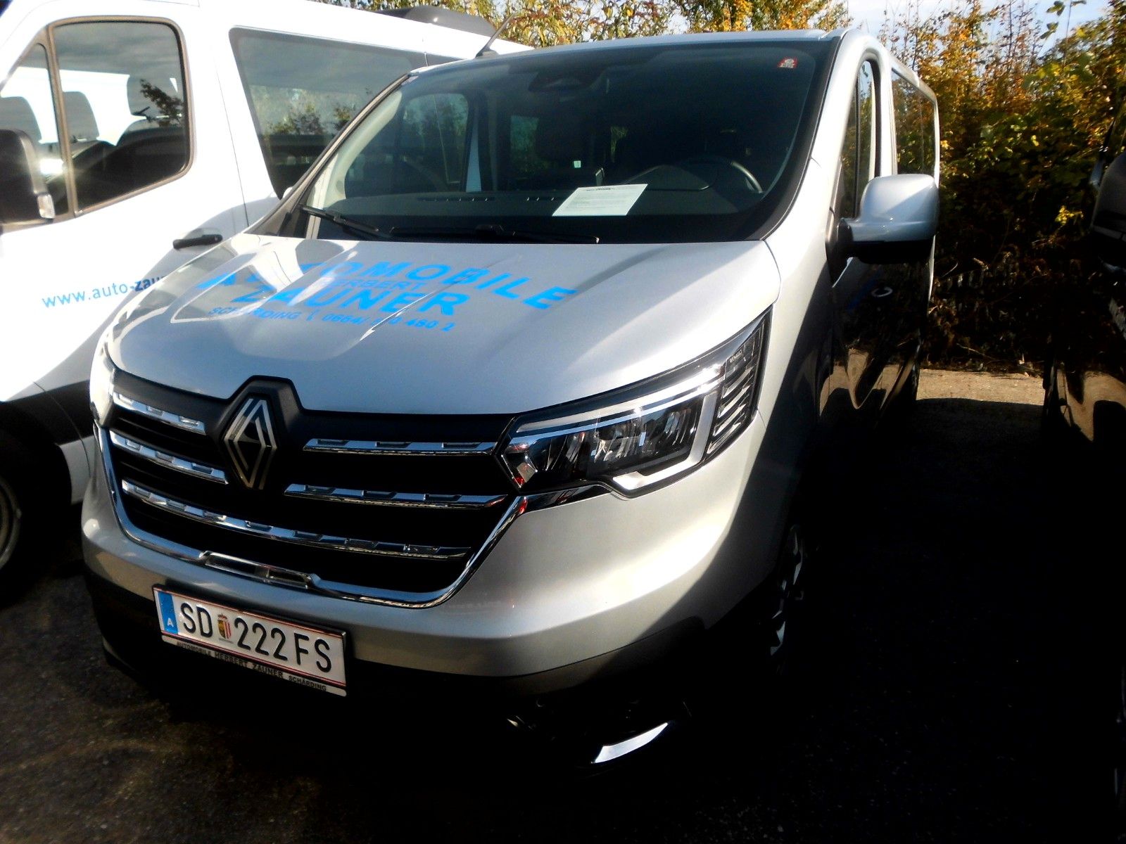 Renault Trafic L2H1, 9 Sitze, Rückfahrkamera, PDC