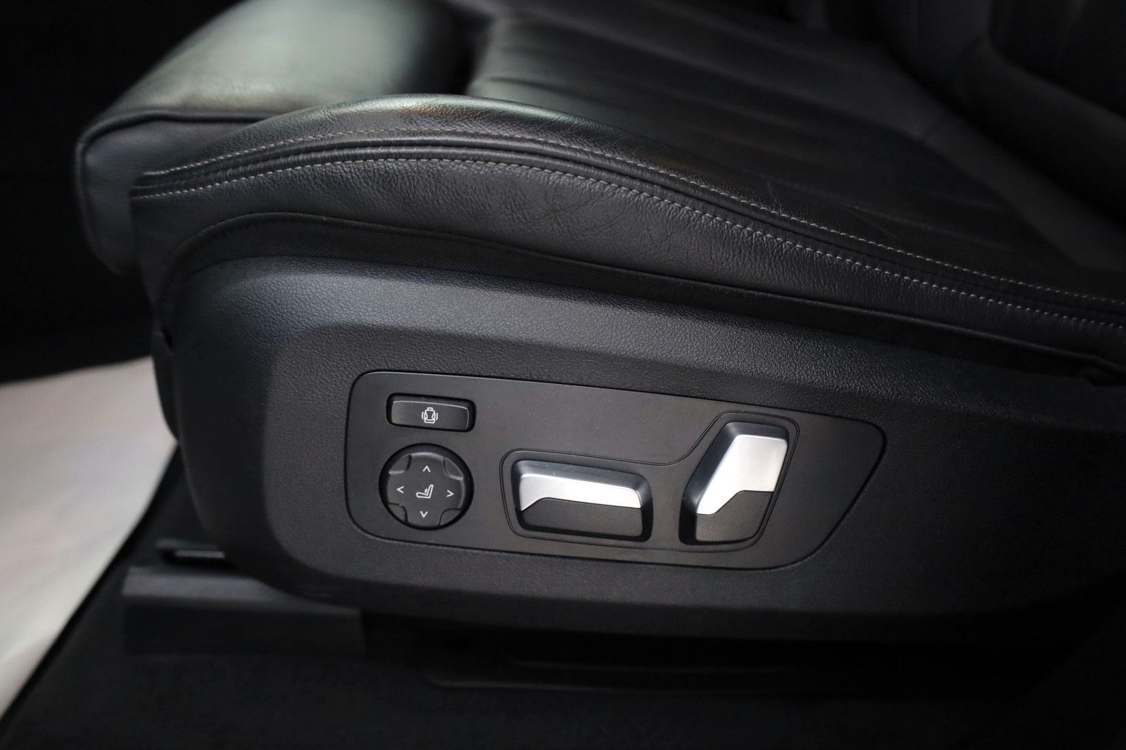 Fahrzeugabbildung BMW X5 xDrive 45e xLine Leder,Navi,LED,Kamera,4xSH