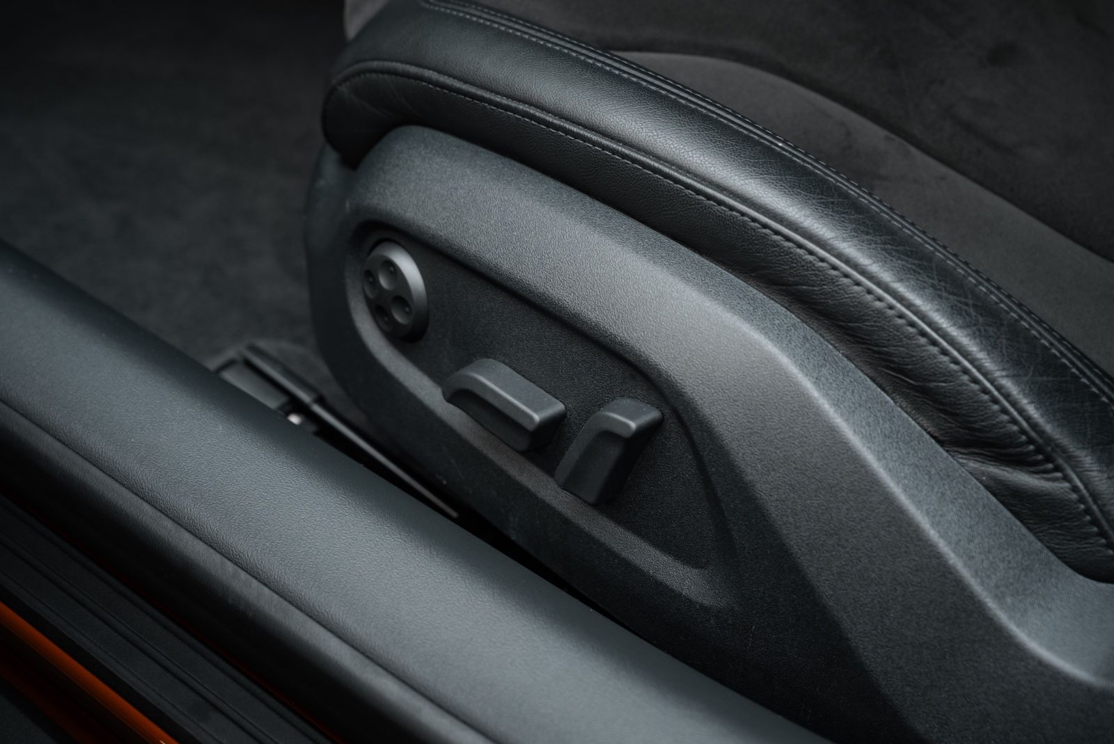 Fahrzeugabbildung Audi R8 Coupé HANDSCHALTUNG/B&O/CAM