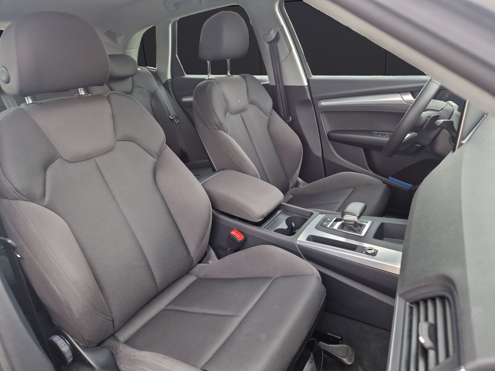 Fahrzeugabbildung Audi Q5 40 TDI quattro S line Navi RearView