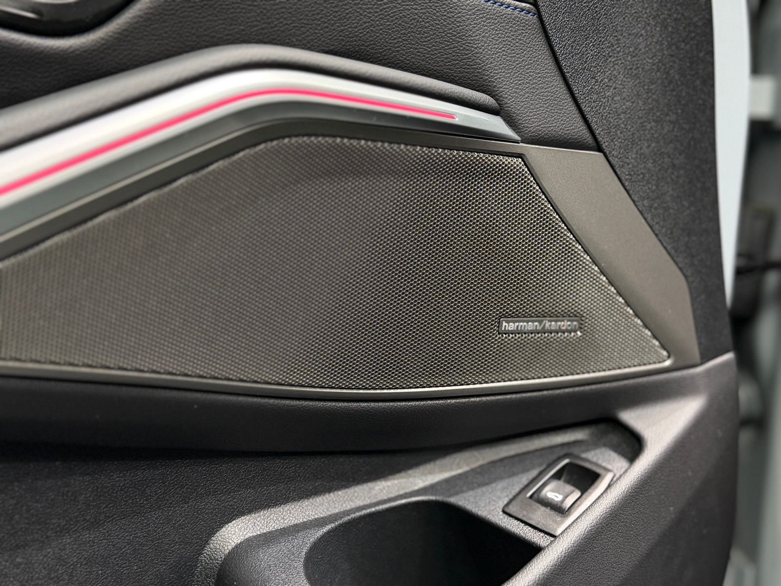 Fahrzeugabbildung BMW M340 i xDrive Limo|M-Sitze|360°|H&K|HuD|VOLL