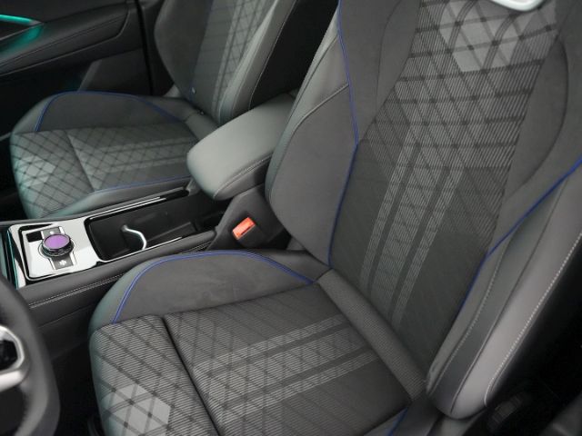 Tiguan R-LINE TDI DSG 4MOTION+AHK+RÜCKFAHRKAMERA