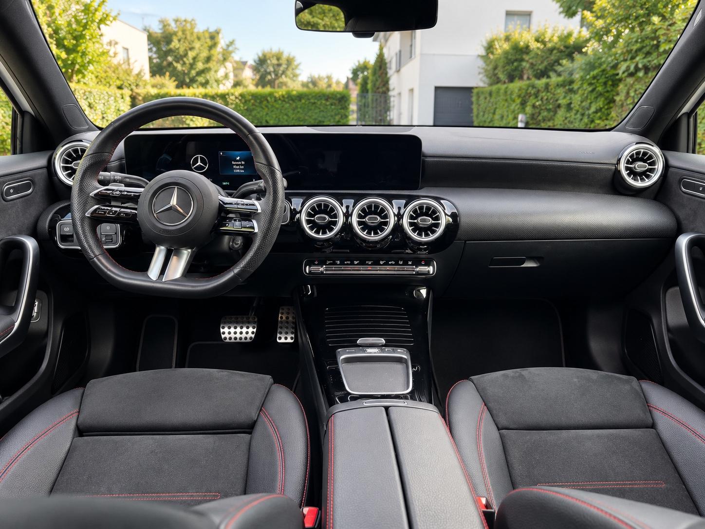 Mercedes-Benz A 250 e AMG Line PREMIUM Night MULTIBEAM 19