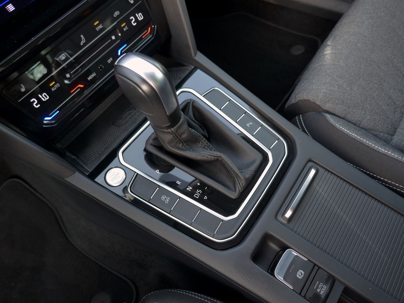 Fahrzeugabbildung Volkswagen Passat Variant Business 2.0 TDI DSG | LED RFK