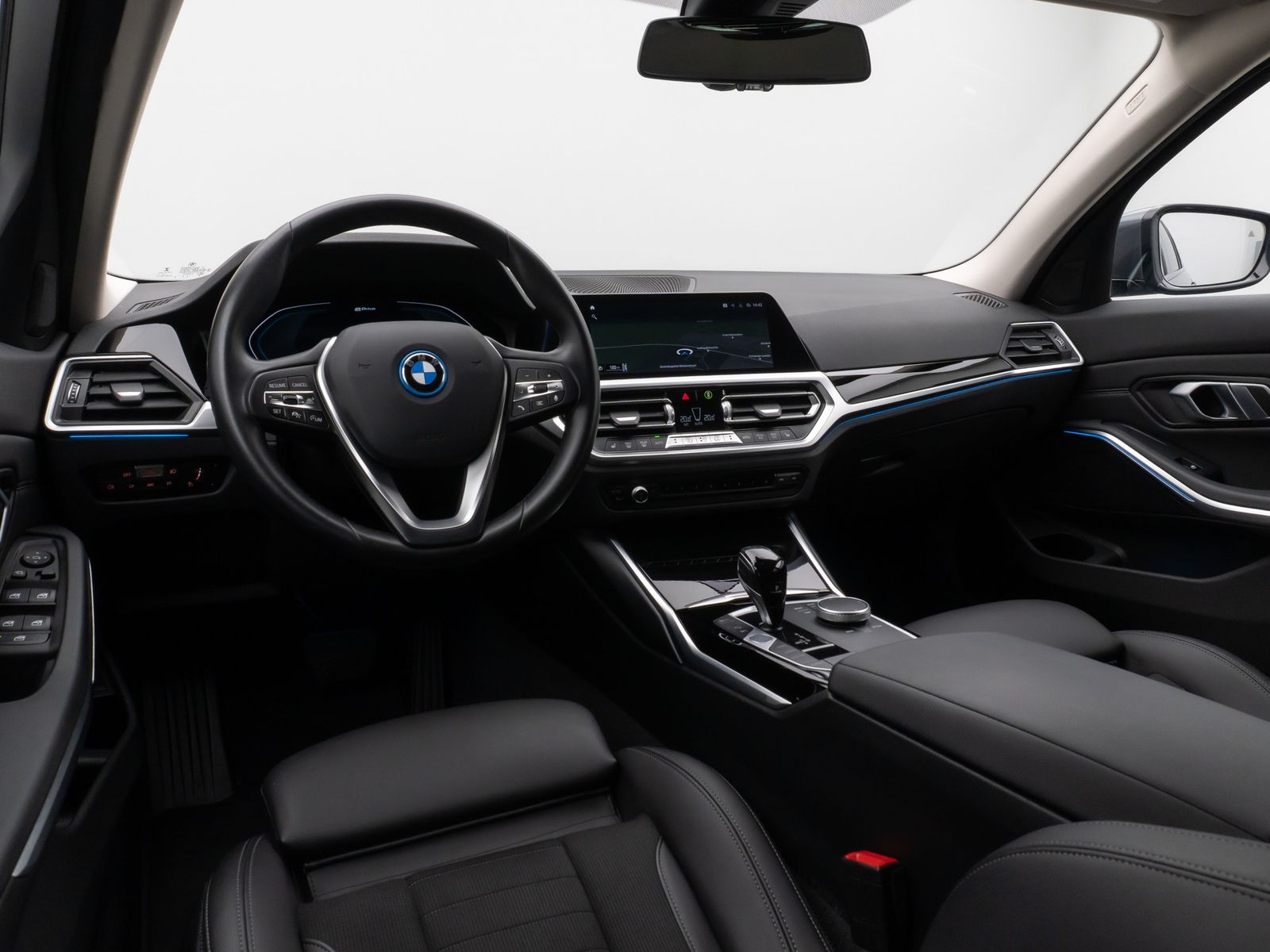 Fahrzeugabbildung BMW 330e SportLine Laser Kamera HUD DAB HiFi Komfort
