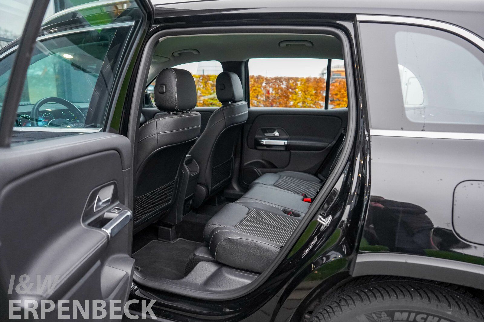 Fahrzeugabbildung Mercedes-Benz GLB 200 d Progressive Multibeam Kam EasyP Totwkl
