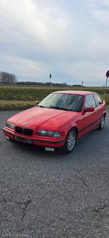BMW E36 Compact 316i - BMW 316 Limousine 316i e36 mit Benzin-Antrieb