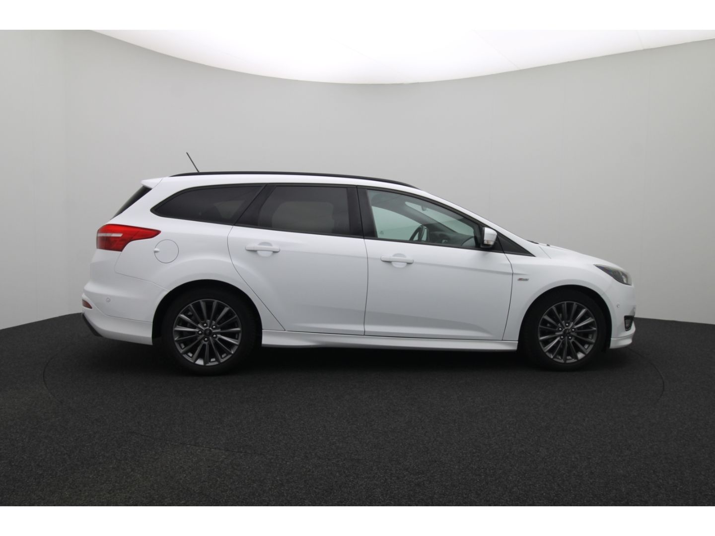 Fahrzeugabbildung Ford Focus 1.0 Turnier ST-Line 2-Zonen-Klimaautom