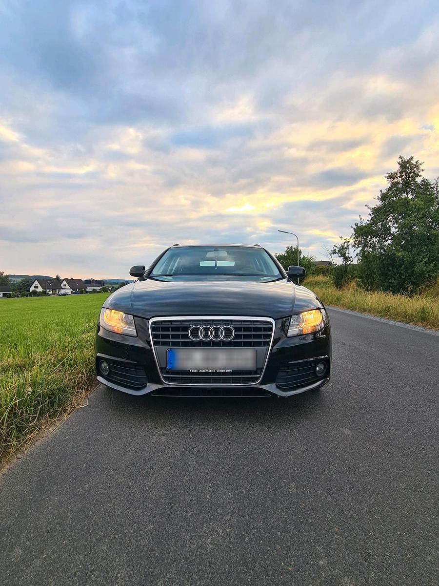 Audi A4 2009 — photo 8