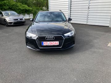 Audi A4 - 1