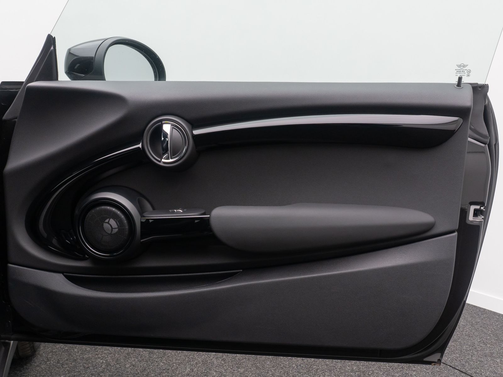 Fahrzeugabbildung MINI ONE Classic Trim LED Navi Leder H/K Komfort DAB