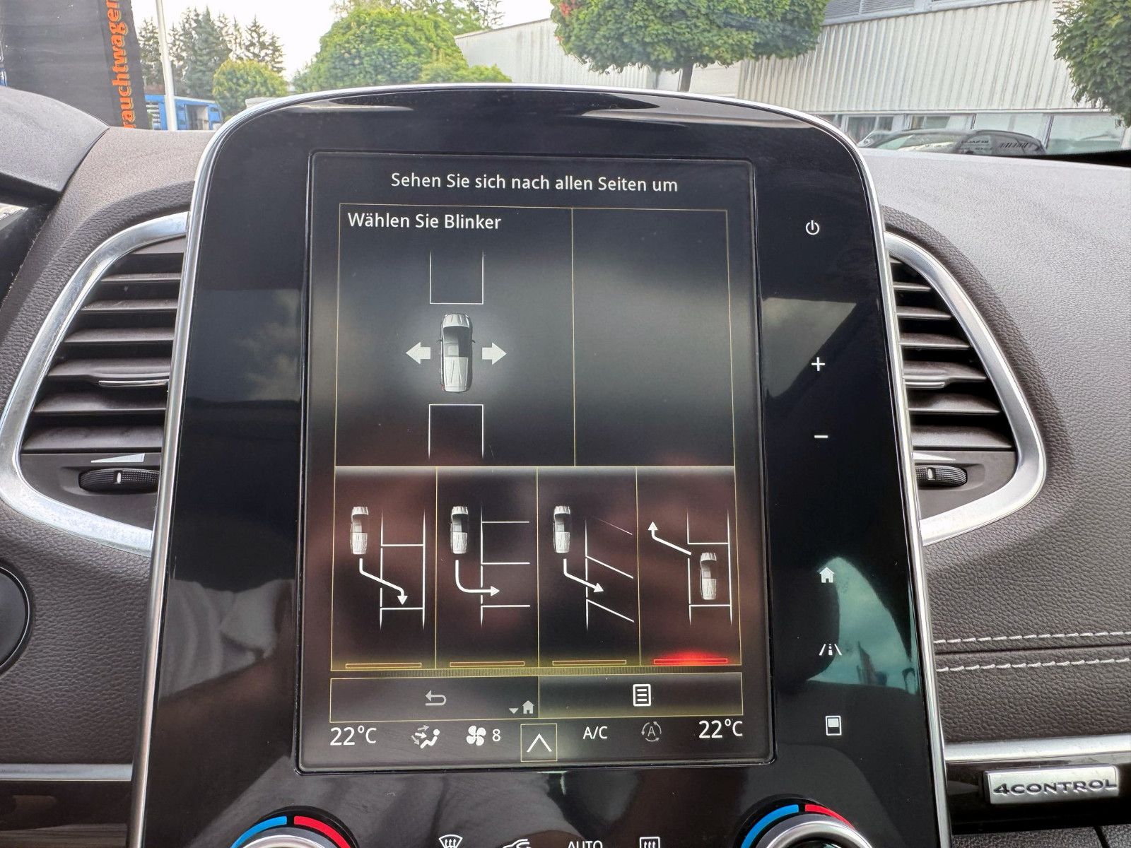 Fahrzeugabbildung Renault Espace V Initiale Paris 2.0 dCi LED ACC KAM AHK