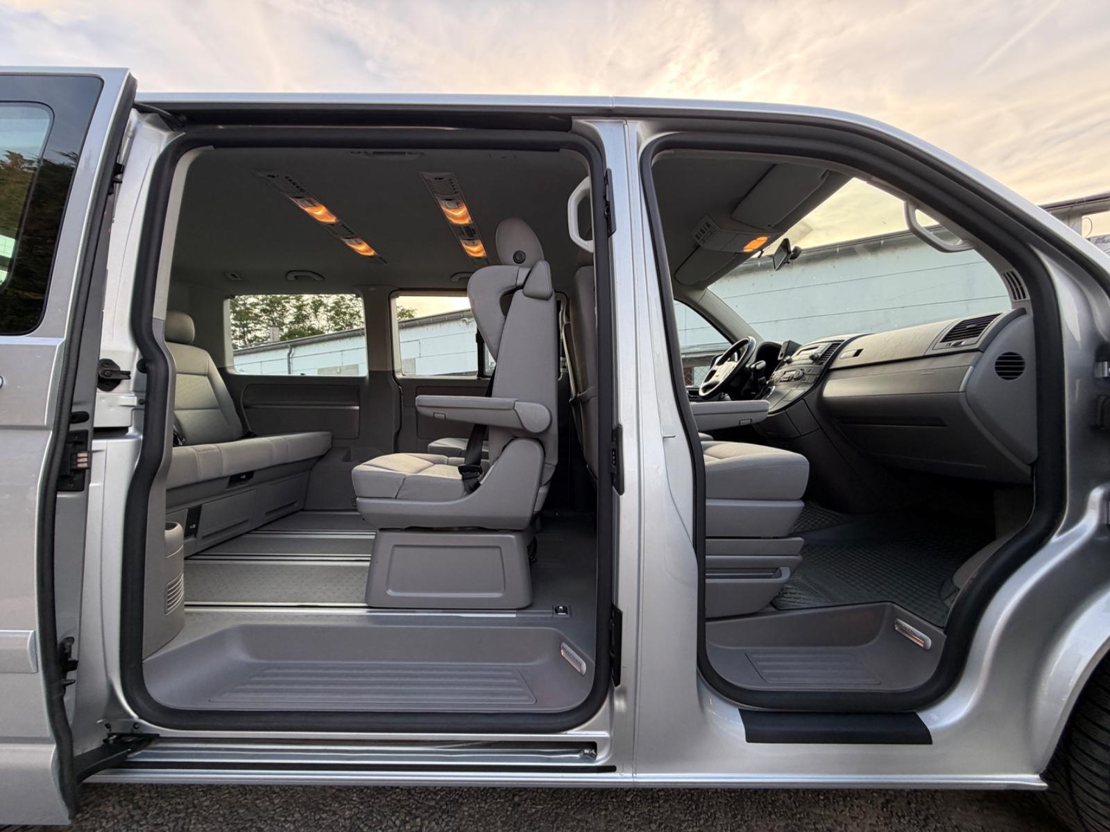 VOLKSWAGEN T5 MULTIVAN 2.0 TDI 140ch DSG - CONFORTLINE - 1ère MAIN - CLIM AUTO - RÉGULATEUR