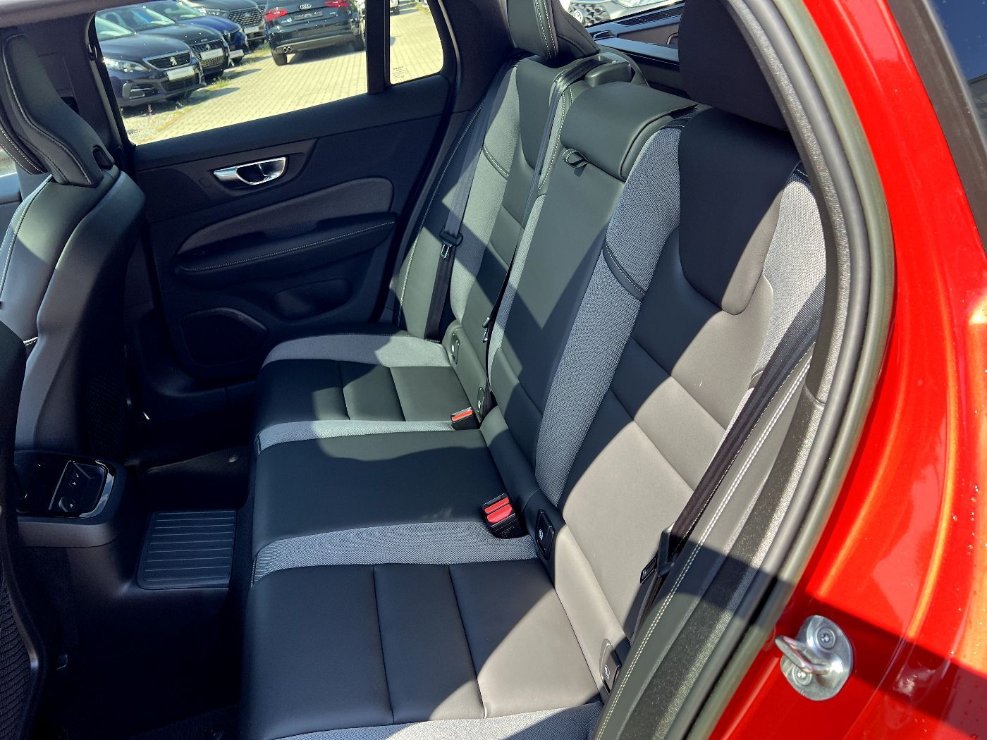 Volvo V60 Kombi Ultimate Bright Recharge LED Nav Leder foto 14