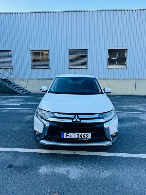 Image of Mitsubishi Outlander