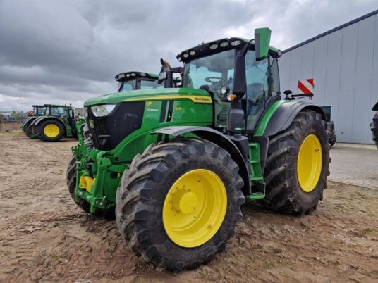 John Deere 6R 250