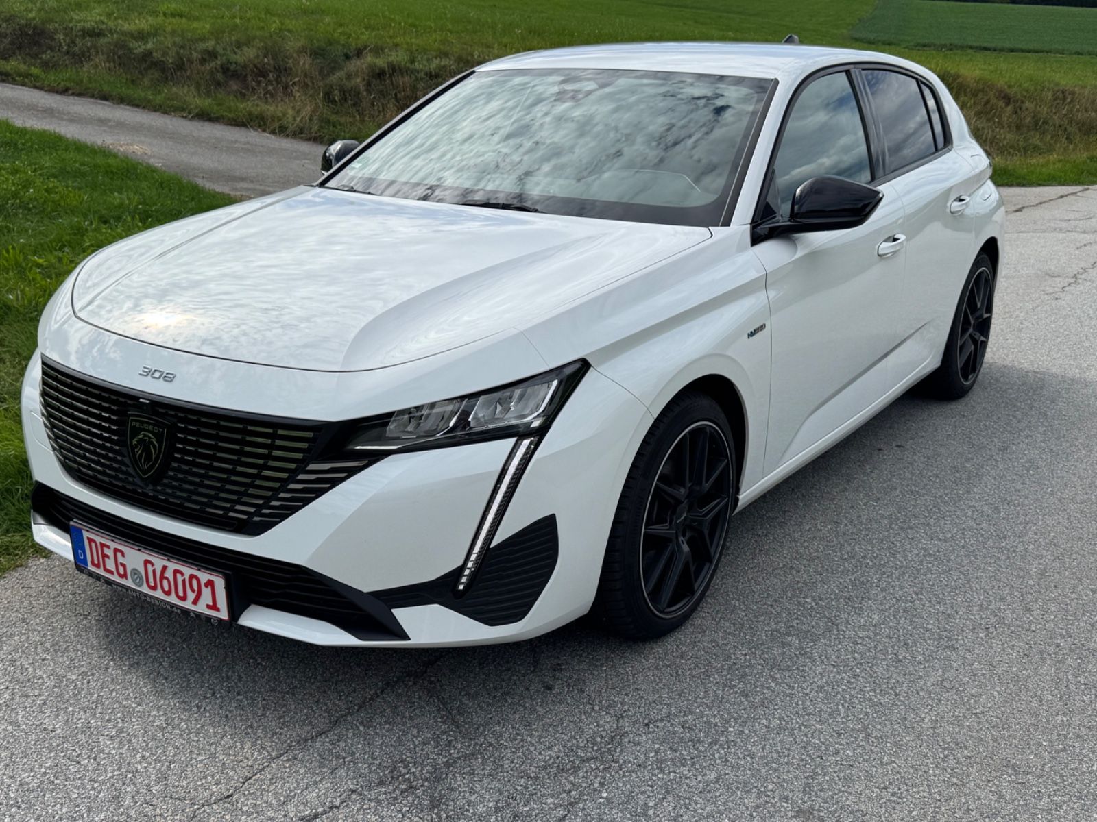 Peugeot 308 Hybrid 180 Allure Pack PLUG-IN 12kWh Battery