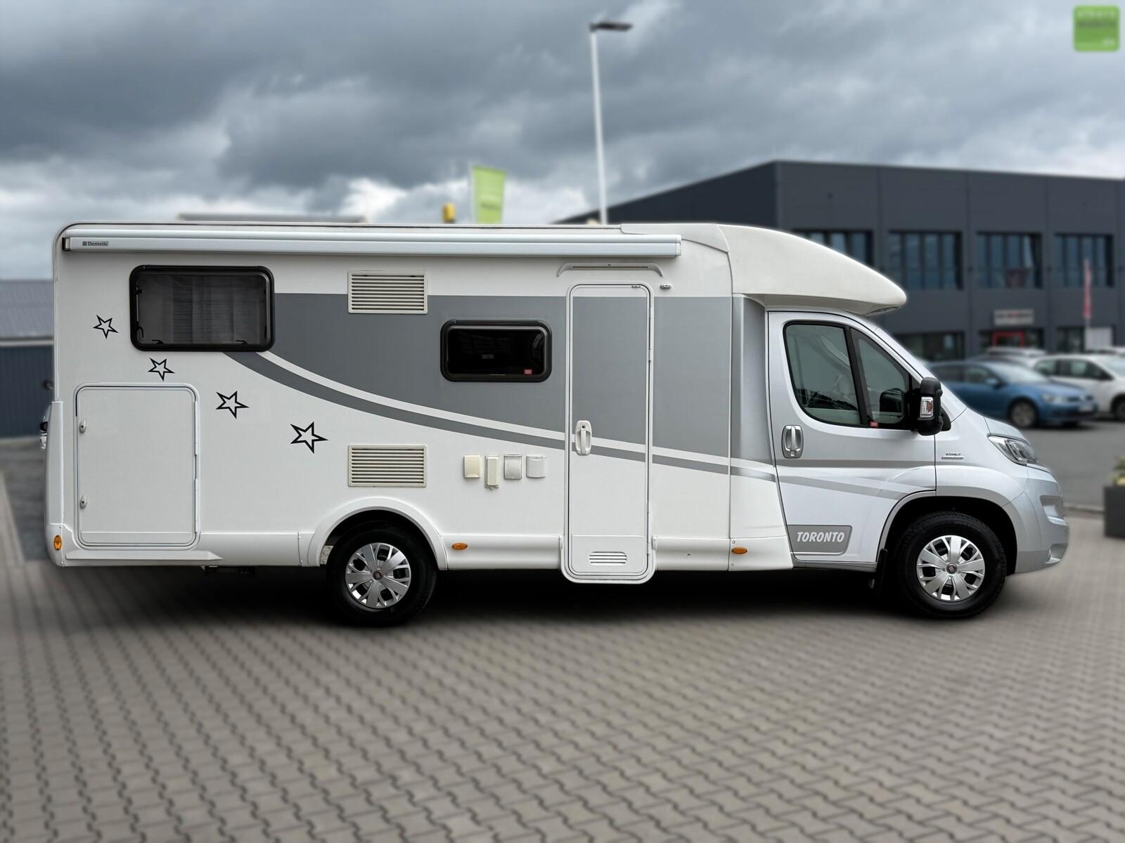 Miller Toronto 695 Navi Markise Solar SAT 2xTV 1. Hand