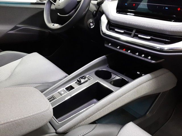 Fahrzeugabbildung Skoda Enyaq 60 Loft Navi Kamera LED 19"Alu Teilleder