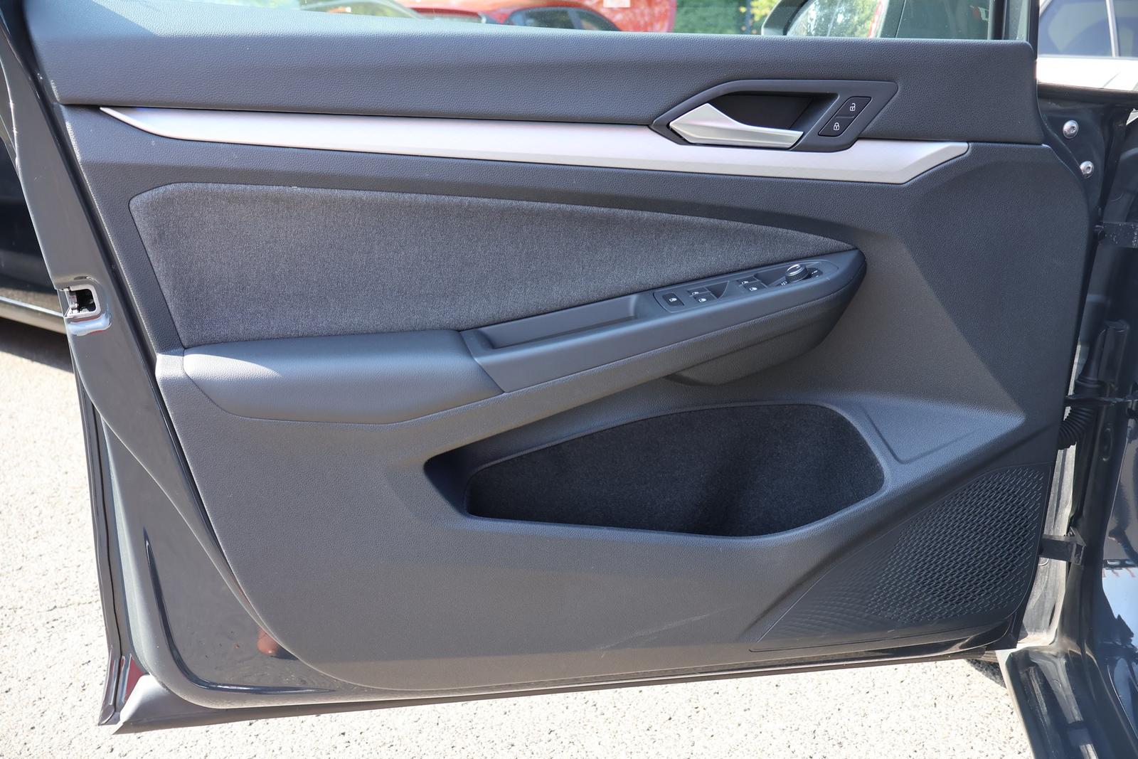 Volkswagen Golf VIII Variant 1.5 eTSI Life LED ACC AHK PDC, миниатюра 23