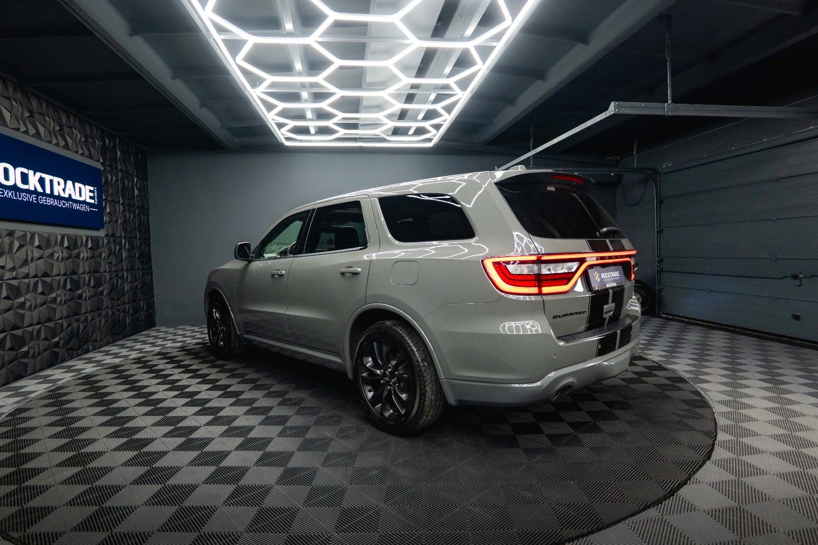 Fahrzeugabbildung Dodge Durango 5.7 V8 R/T SRT 4x4 Night-Paket Modell 22
