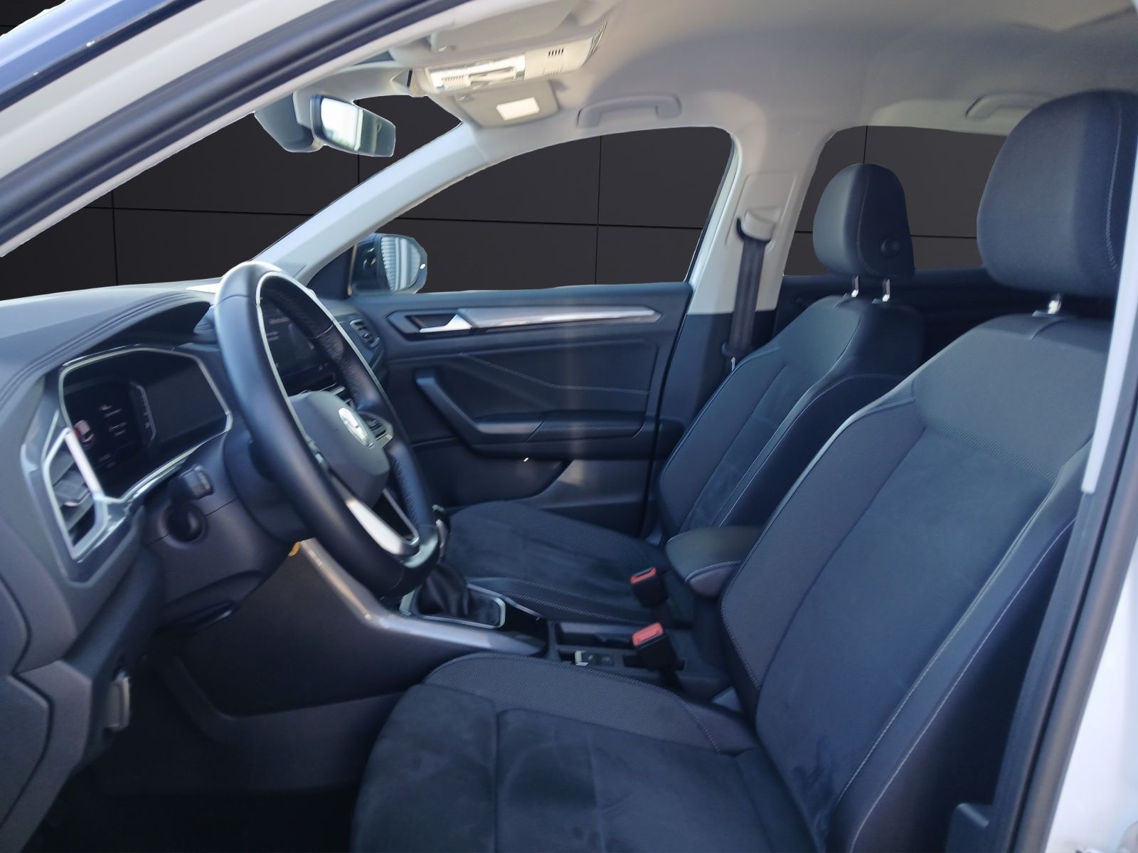 Fahrzeugabbildung Volkswagen T-Roc TDI Style AHK AID ACC RFK SH LM