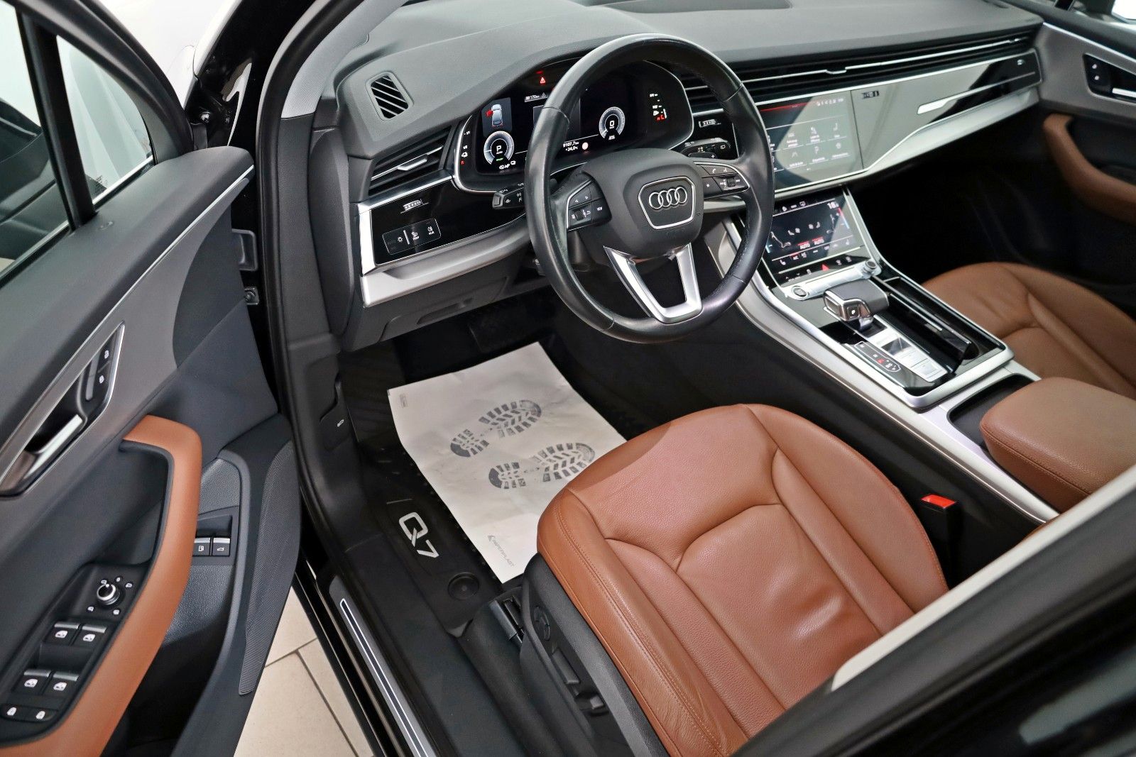 Fahrzeugabbildung Audi Q7 55 TFSIe quattro Leder,Navi,LED,Luftfahrwerk