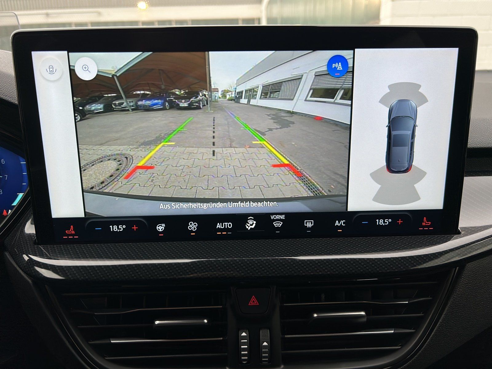 Fahrzeugabbildung Ford Focus 1.0 ST-Line Aut./LED/ACC/KAMERA/AHK/NAVI/