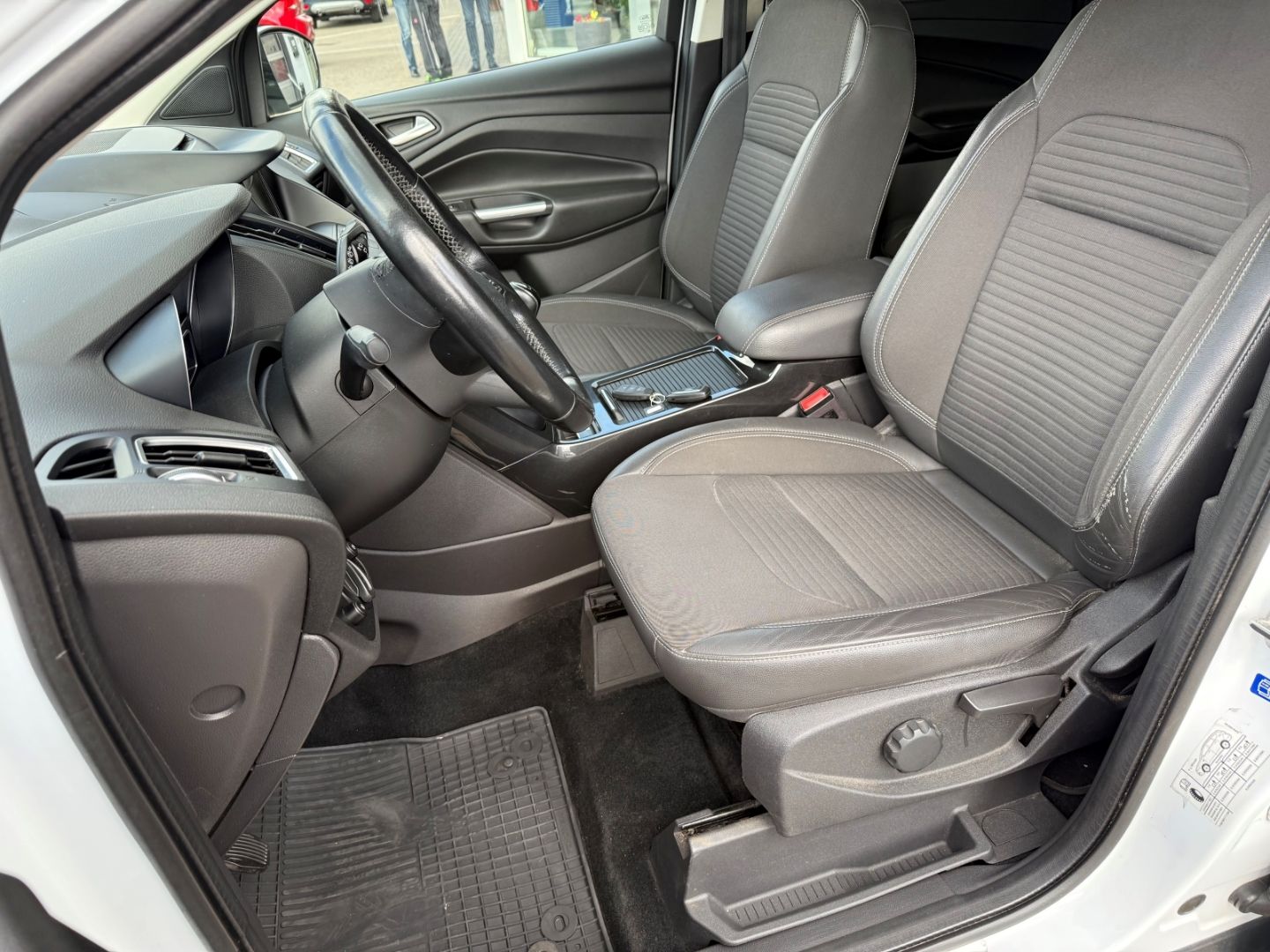 FORD Kuga Titanium 1.5 EcoBoost - Image 11