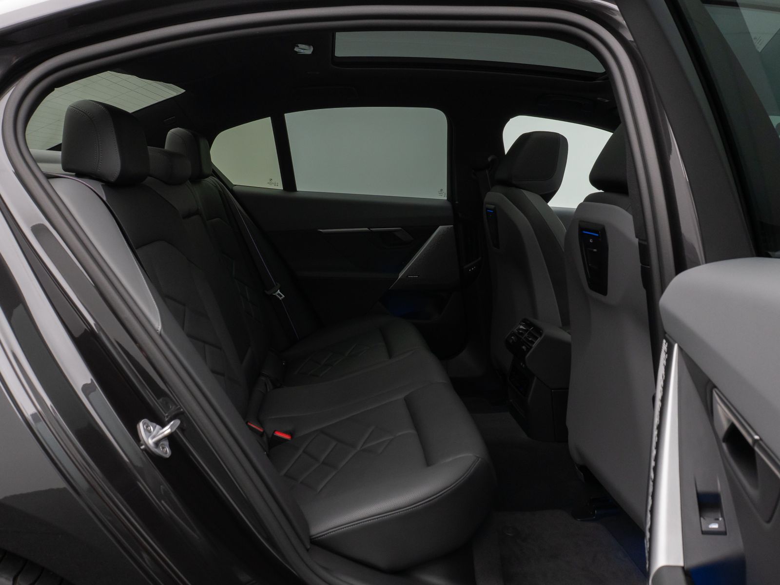 Fahrzeugabbildung BMW i5 eD40 M Sport Pro Panorama 360°HUD DAB H/K ACC