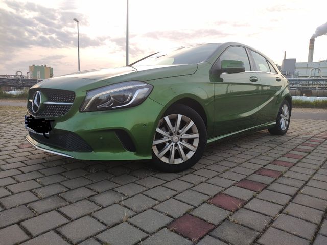 MERCEDES-BENZ A 180 -