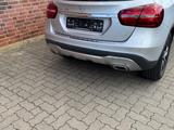Mercedes-Benz GLA Urban  1 Hand/Nav/Tel/Sitz. - Mercedes-Benz GLA 180 mit Benzin-Antrieb