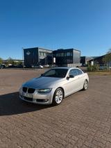 BMW E93 320d Cabrio - BMW 320 aus 2010: 320d