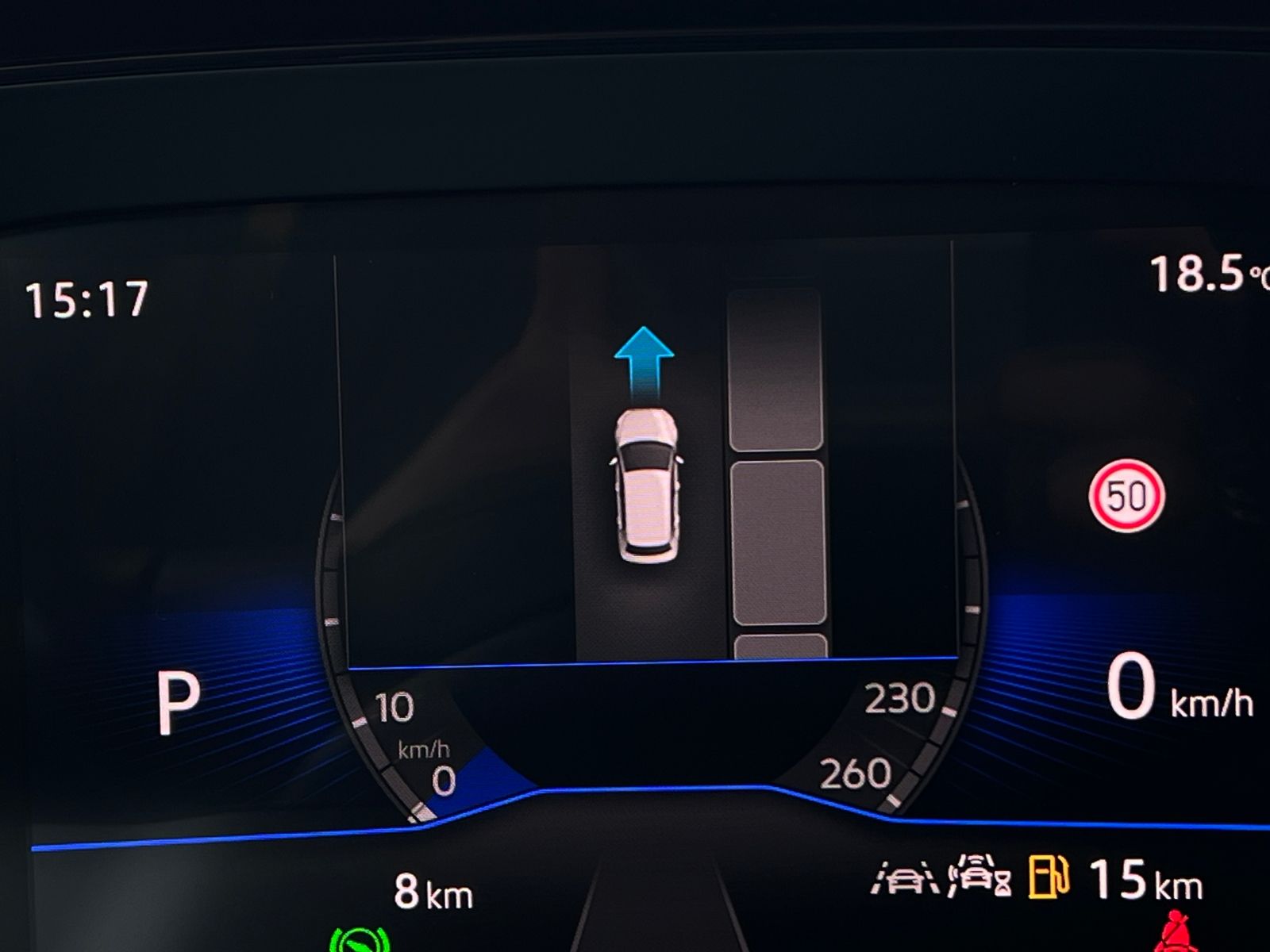 Fahrzeugabbildung Volkswagen Touran Comfortline 1.5 TSI DSG *LED, AHK, 7-Sitz