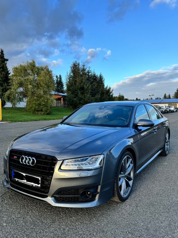 Image of Audi S8