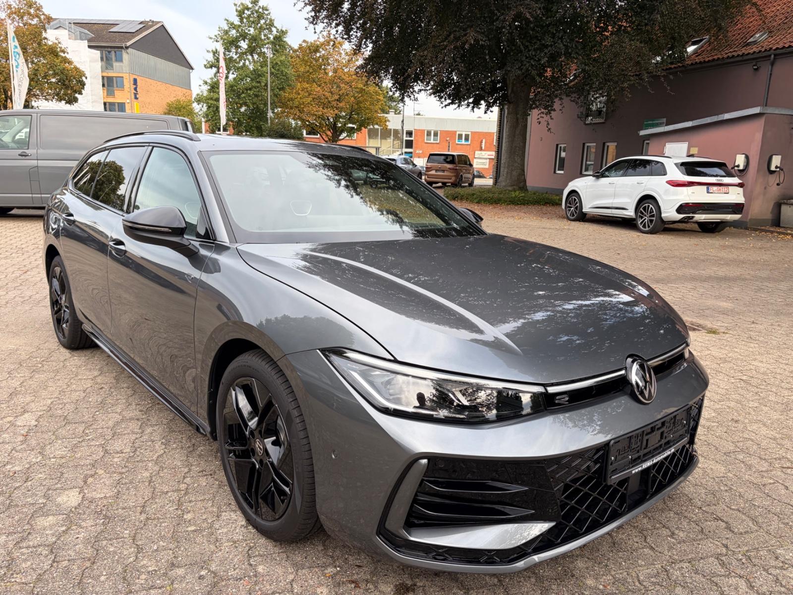 Volkswagen Passat 2.0 TDI 4M R-Line AHK Black Head Up Pano