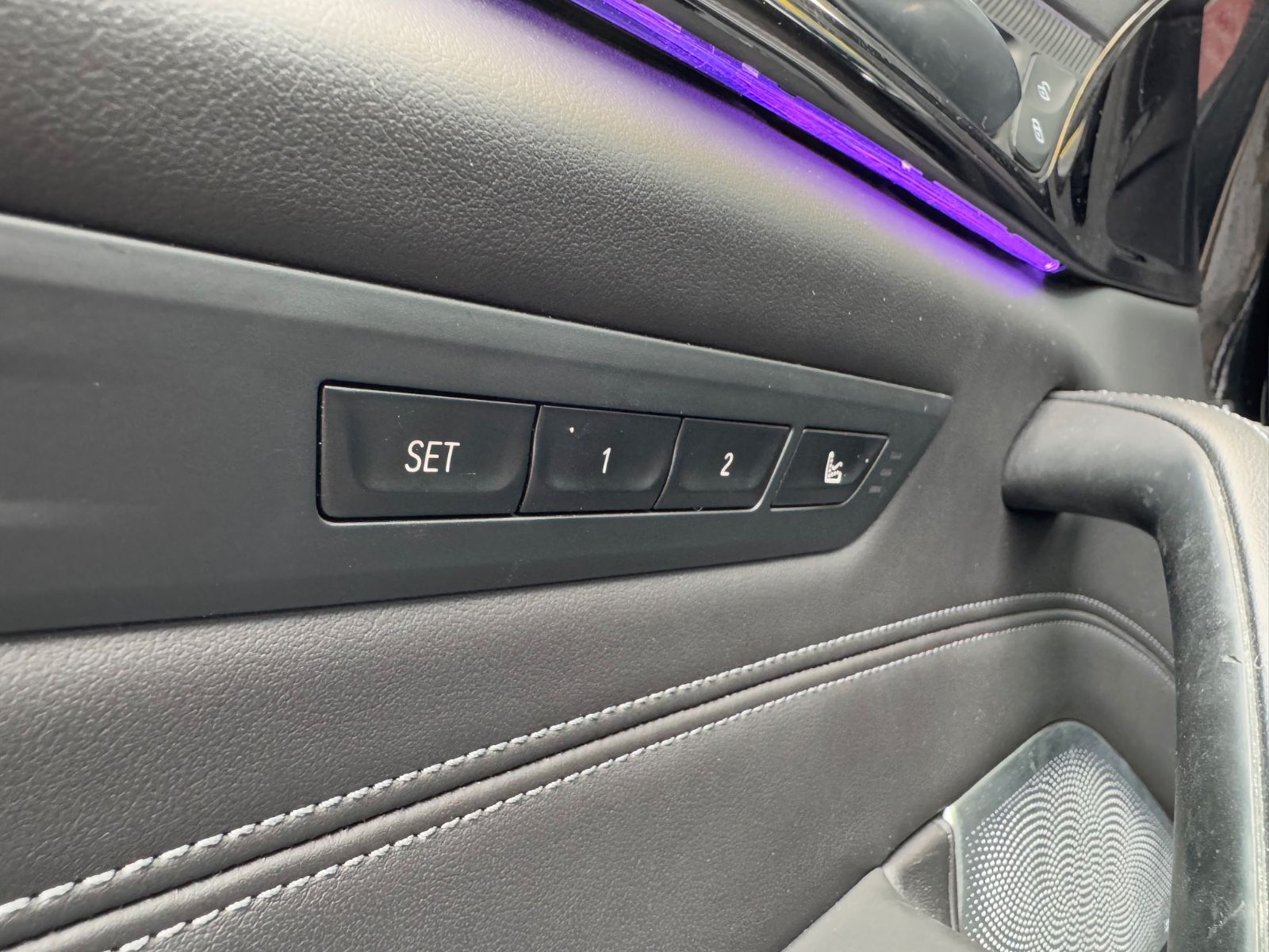 Fahrzeugabbildung BMW M5 Baureihe M5 Lim.*MASSAGE*CARBON*HEAD-UP*LED