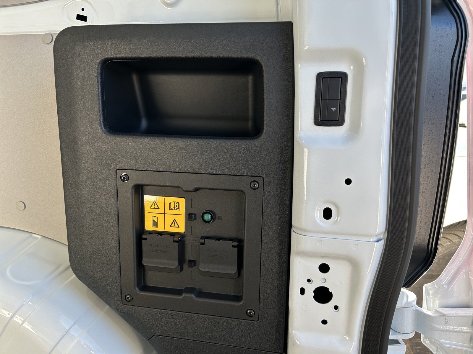 Fahrzeugabbildung Ford Transit Custom Elektro 320 L1 Trend LED Navi PPO