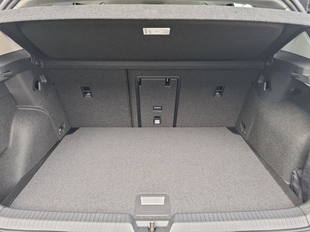 Fahrzeugabbildung Volkswagen Golf VIII 1,0 TSI Move LED Climatronic AID RFK S