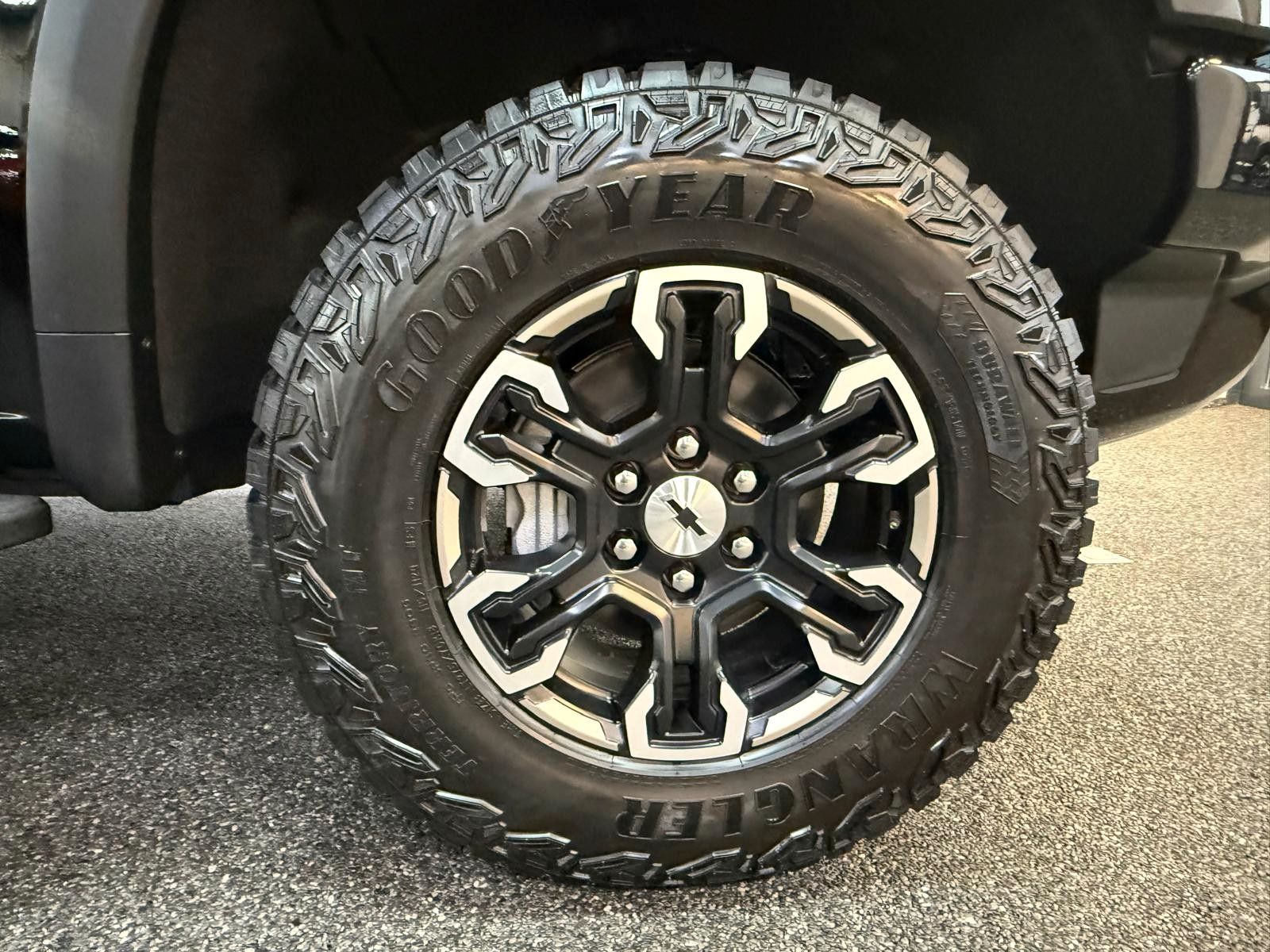 Fahrzeugabbildung Chevrolet 2026 SILVERADO ZR2 OFF ROAD-SIDE ST 6.2L V8-4x4
